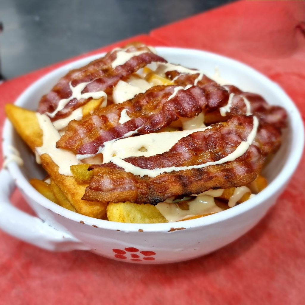 Terrina di patate con crema di scamorza/crema ai formaggi e bacon