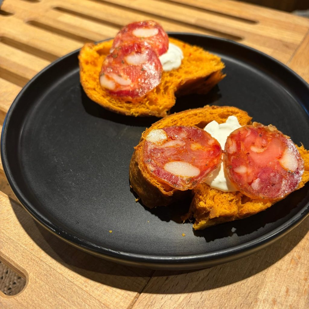 BAULETTO ALLA N'DUJA CON SALAMINO PICCANTE ( SALUMIFICIO TRIPODI ) E STRACCIATELLA