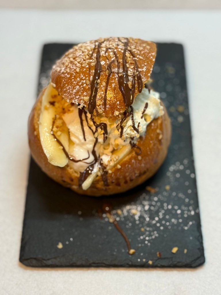 Fluffy Bun Banana Split